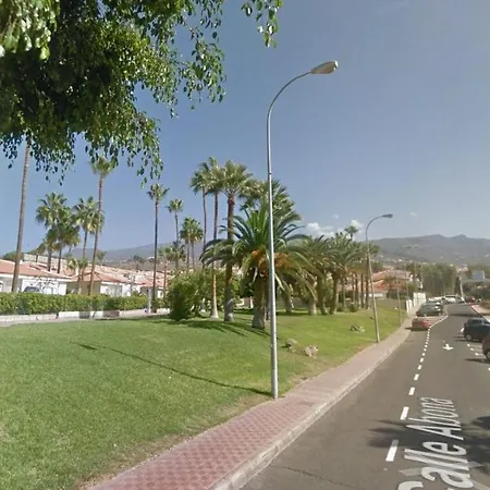 Villa Victoria - *